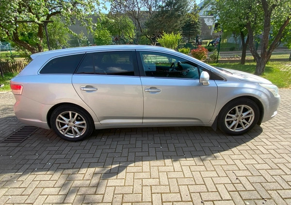 Toyota Avensis cena 29700 przebieg: 173160, rok produkcji 2010 z Białystok małe 79